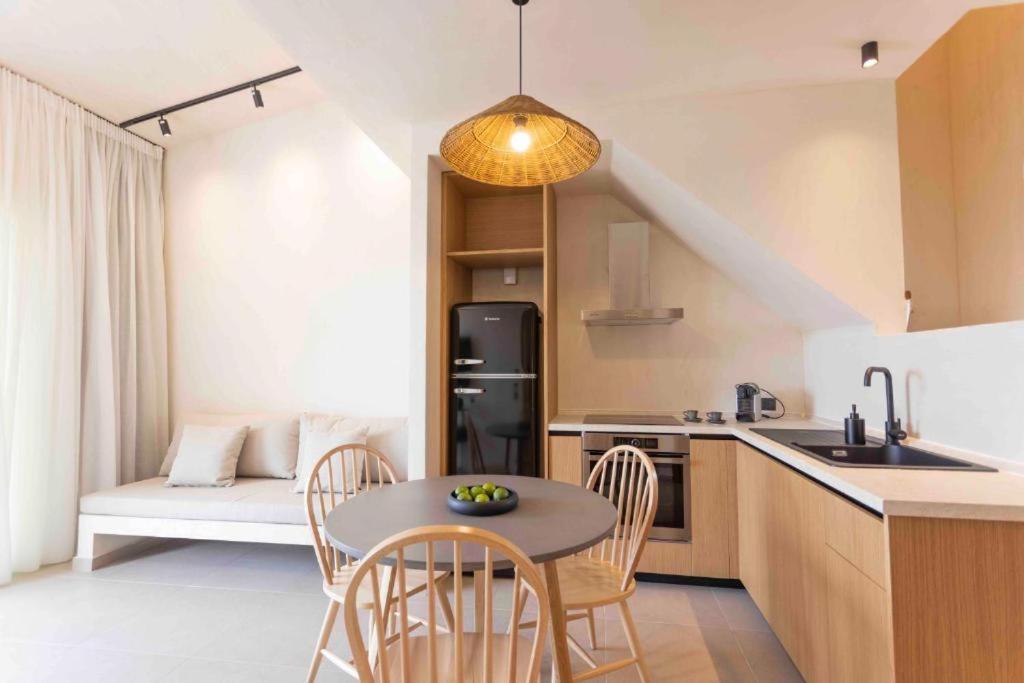 Pnoes Luxury Suites Paliúri Kültér fotó